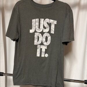Nike Men's Gray T-Shirt